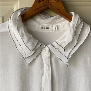 NWOT Mod Ref ruffle collar blouse